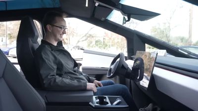 Watch One Of The First Deliveries Of A Tesla Cybertruck Foundation Series