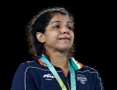 India’s Sakshi Malik quits over election of new wrestling federation chief