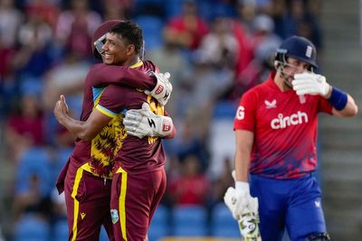 England bowled out for 132 by West Indies in T20I series decider