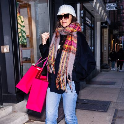 Allow Katie Holmes to Introduce You to the 'Bustling Downtown Mom' Aesthetic