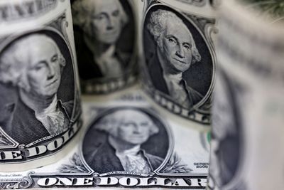 Dollar Drowns as US Inflation Looms