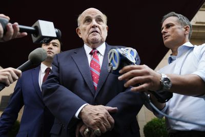 Giuliani files for bankruptcy, claims 0 million debt