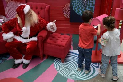 No Jingle In Argentine Pockets As Economic Grinch Ruins Christmas