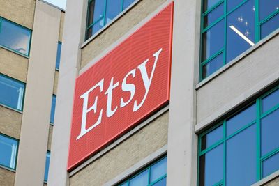 Etsy Targeted By Child Trafficking Conspiracy Theories