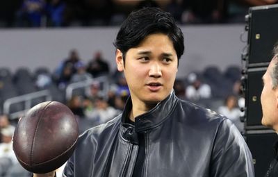 11 photos of Shohei Ohtani taking in Rams-Saints as a new member of the Dodgers