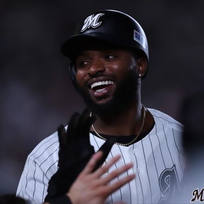 Connecting Passion and Individuality: The Meaning Behind Sports Memorabilia