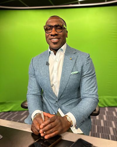A Captivating Presence: Shannon Sharpe Exemplifies Sophistication and Knowledge