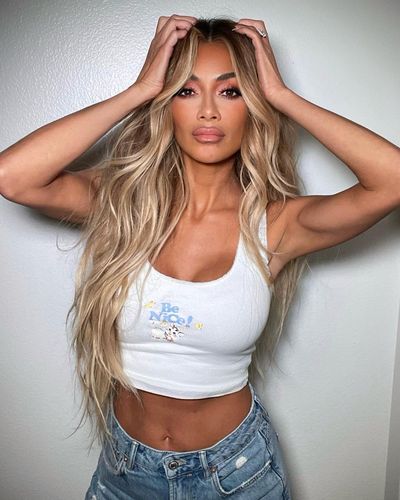 Nicole Scherzinger effortlessly stylish in bold white top and jeans