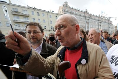 Russia Slipping Into 'Totalitarianism': Exiled Writer Akunin