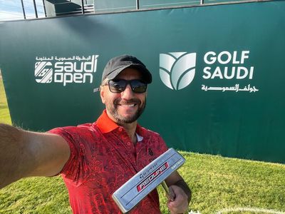 Sergio Mora: A Radiant Selfie with Infectious Energy!