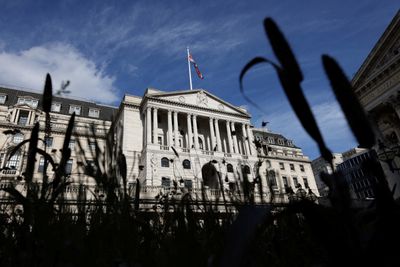 Barclays Predicts May 2024 Rate Cut by BoE