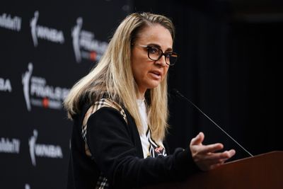 Becky Hammon shouldn’t have to shrink herself for the comfortability of basketball fans