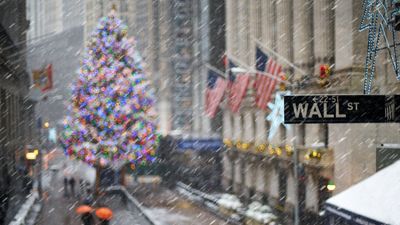 Stock Market Today: Stocks Start Santa Claus Rally With Eighth Straight Weekly Win