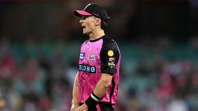 Sixers' Silk hopeful Curran could return for Boxing Day