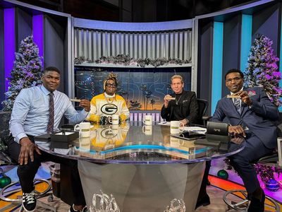 A Picture of Friendship and Camaraderie: Michael Irvin's Cool Crew