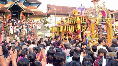 Thanka Anki sets off to Sabarimala on Saturday