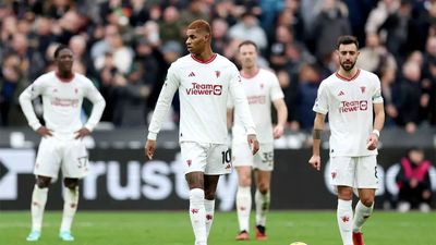 Premier League: West Ham pile on misery for woeful Manchester United