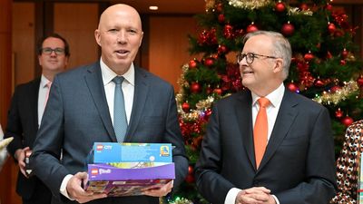 Leaders wish Australians a safe and Merry Christmas