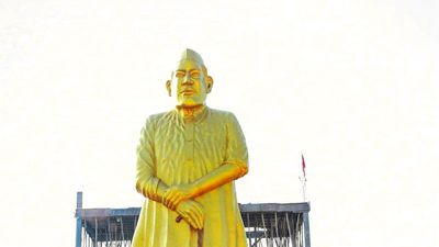 Yogi Adityanath unveils 51-foot statue of former PM Charan Singh, lauds farmers contribution in India’s development