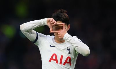 Tottenham cling on to beat battling Everton thanks to Son and Vicario
