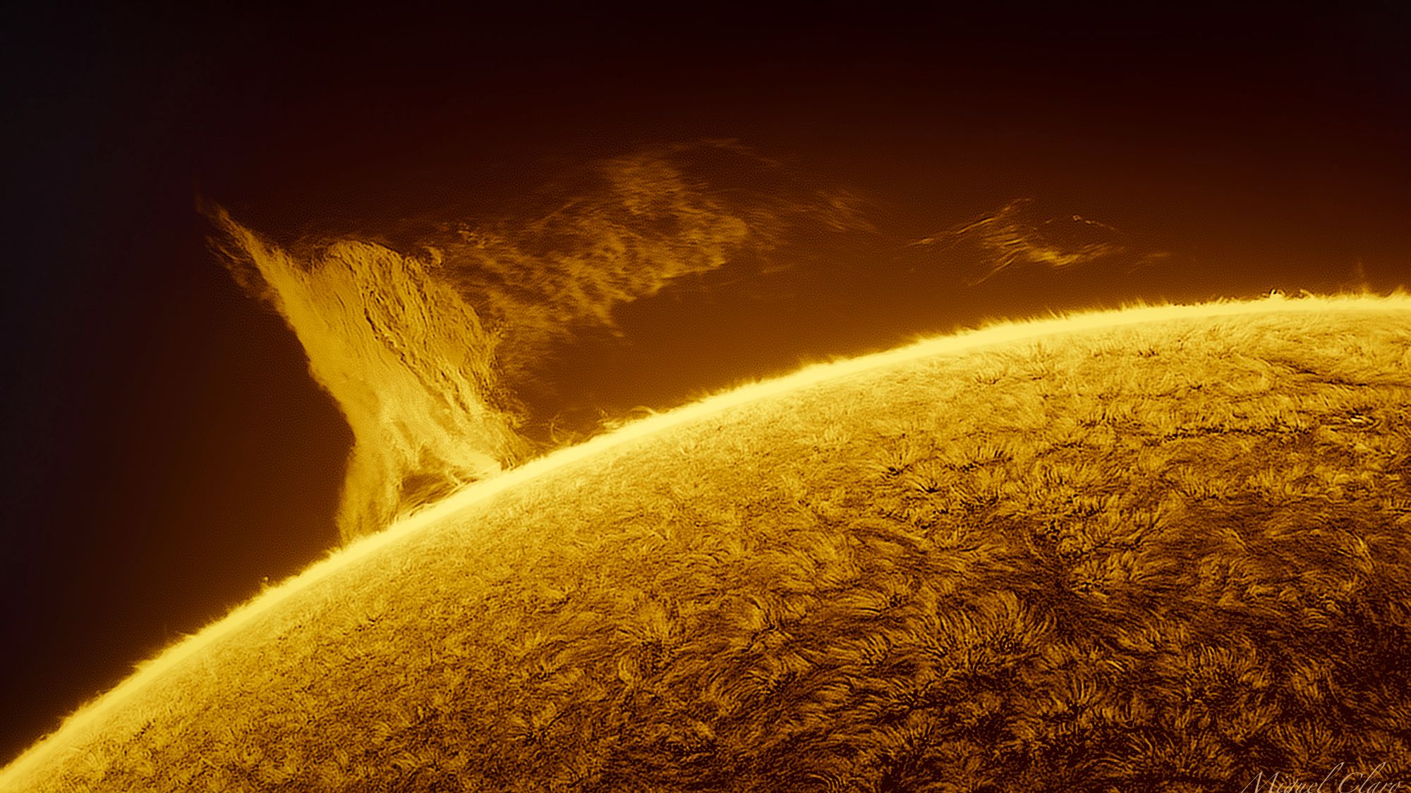 Watch giant loop of plasma dance above the sun in…
