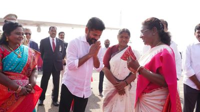 President leaves Hyderabad after her Southern Sojourn