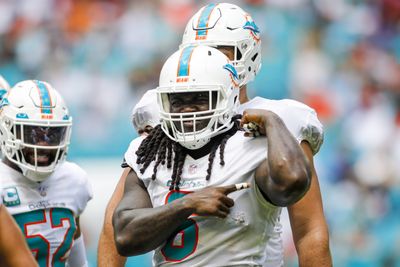 Dolphins elevate veteran LB and rookie CB for matchup with Cowboys