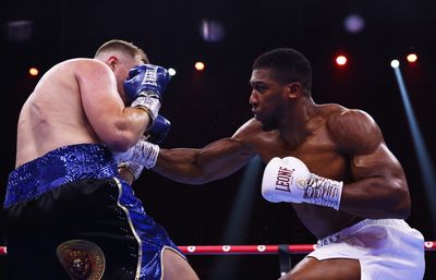 Anthony Joshua breaks down, stops Otto Wallin in vintage performance