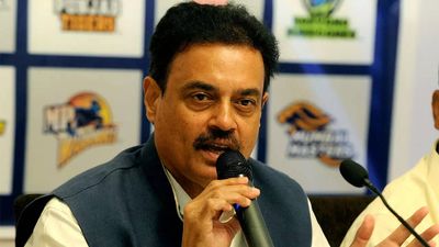 Mumbai University showing scant respect to inter-collegiate tournament: Dilip Vengsarkar