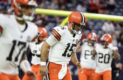 Christmas lights ignite: Joe Flacco finds Amari Cooper deep on first play of Browns vs. Texans