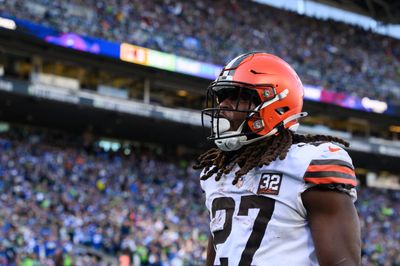 Kareem Hunt does his Jingle Bell Rock, scores as Browns continue rout of Texans