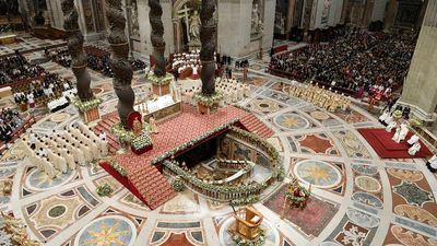 On Christmas eve, Pope Francis laments 'futile' war in Holy Land