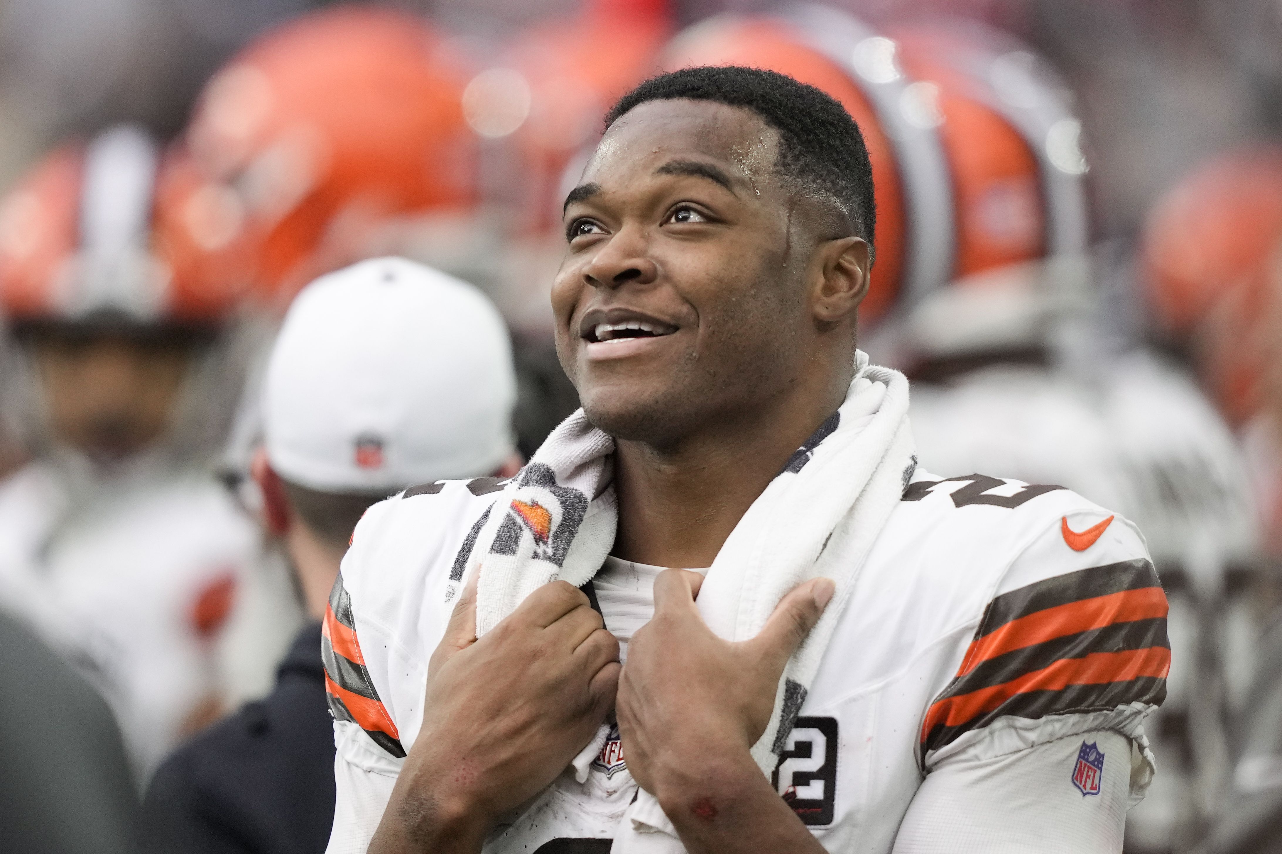 Amari Cooper Dominates as Browns Inch Closer to…