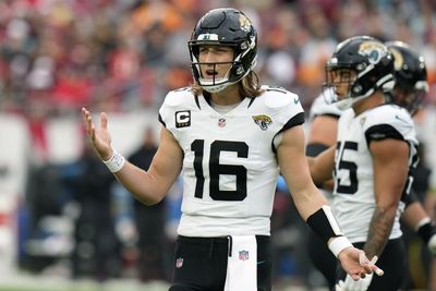Injury-Plagued Trevor Lawrence Exits Jaguars' Loss to Buccaneers