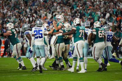 Social media reacts: Dolphins fans were mercurial in battle with Cowboys