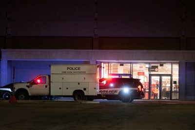 Man fatally shot as gunfire rings out at Colorado shopping centre on Christmas Eve