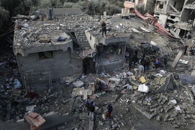 Israeli airstrikes on Christmas Day kill at least 100 people as Netanyahu vows to expand campaign