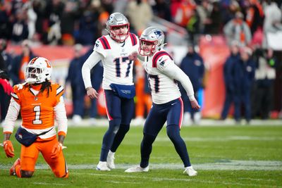 Twitter reacts to Patriots’ Christmas Eve upset win over Broncos