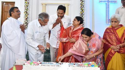 Jagan participates in Christmas prayers along with relatives