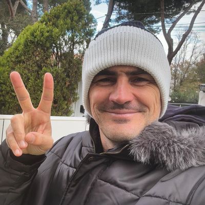 Capturing Success: Iker Casillas' Victorious Selfie Sparks Inspiration