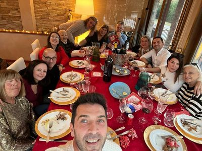 Capturing the Heartwarming Joy of a Family Dinner