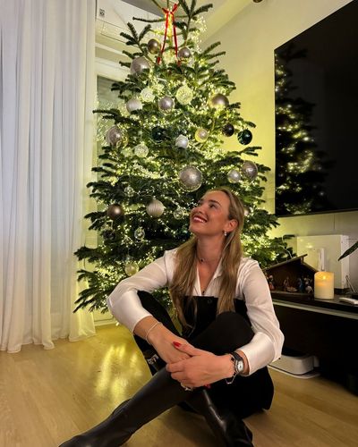 Donna Vekic Embraces Holiday Glamour in Black and White