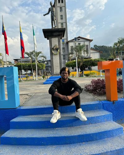 Powerful Bonds: Odubel Herrera and Friend Embrace True Friendship Through Photography