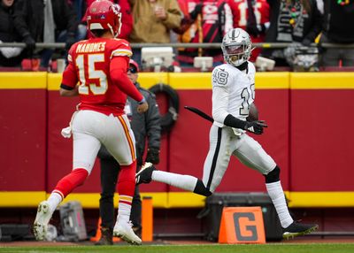 Raiders pull off huge upset, beat Chiefs 20-14 on Christmas Day