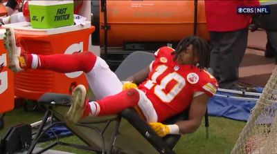 Chiefs’ Miserable Day vs. Raiders Perfectly Summarized by Unfortunate Sideline Moment