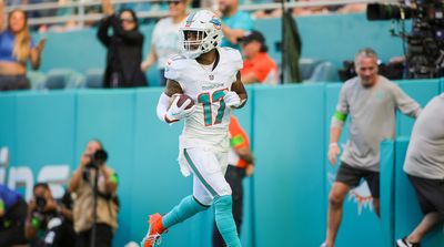Dolphins' Mike McDaniel Drops Concerning Update on Jaylen Waddle's Injury