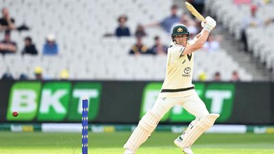 Aussies finish rain-interrupted Boxing Day on 3-187