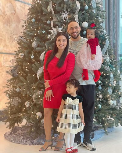 Keith Thurman's Heartwarming Christmas Family Photos with Santa Claus