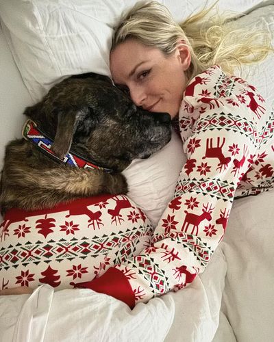 Lindsey Vonn Spreads Christmas Cheer with Festive Photos and Wishes