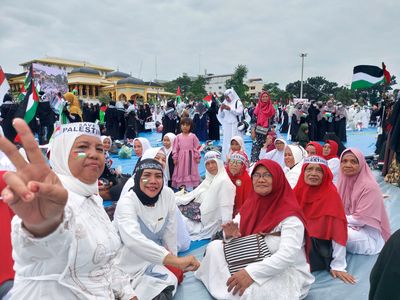 ‘We cry for Palestine’: Indonesian homemakers mobilise support for ‘family’